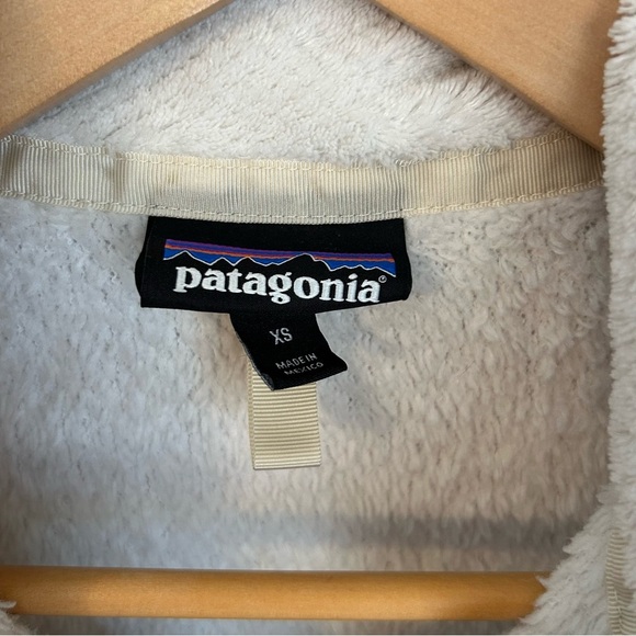 Patagonia Women’s Full Zip Fleece Jacket in Pearl - White X-Dye, Size X-Small - Picture 2 of 9